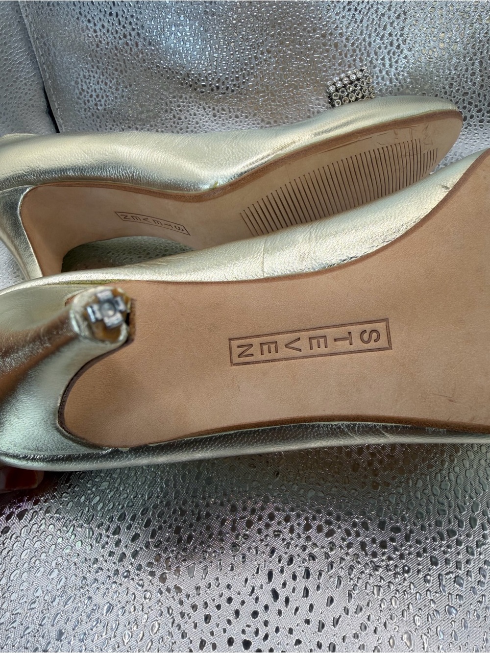 Steven by Steve Madden champagne gold stiletto pumps with rhinestone bow size 9 - Picture 5 of 9